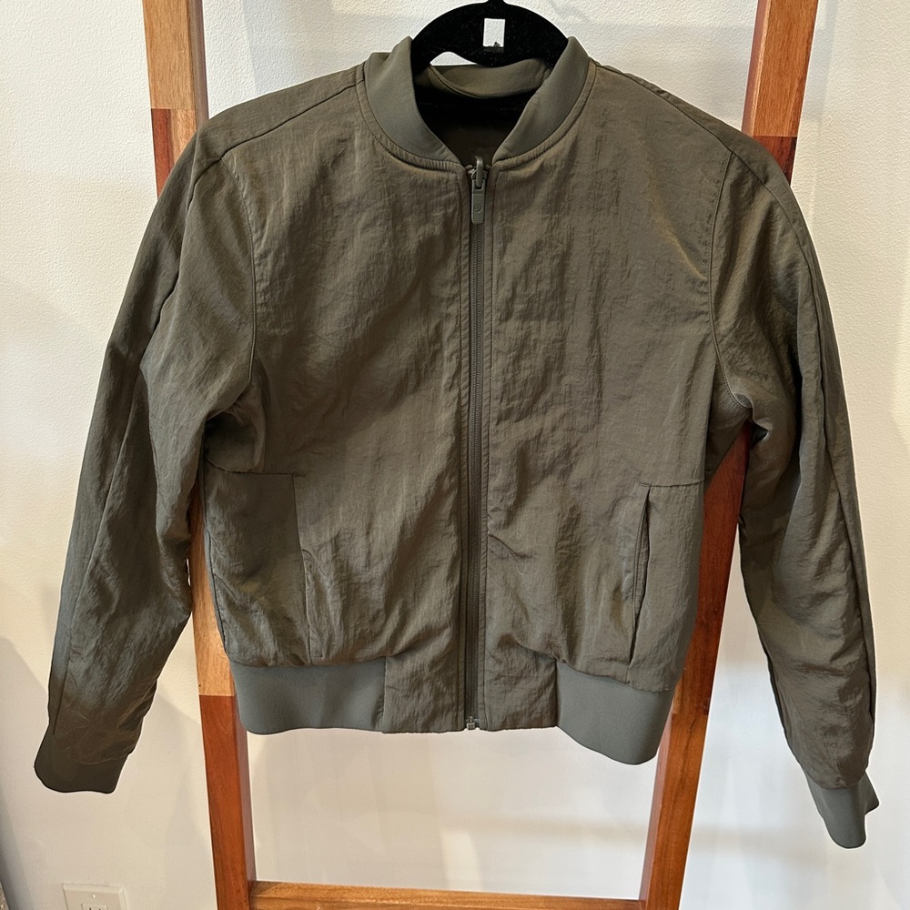 Lululemon Reversible Bomber Jacket - Picture 4 of 6